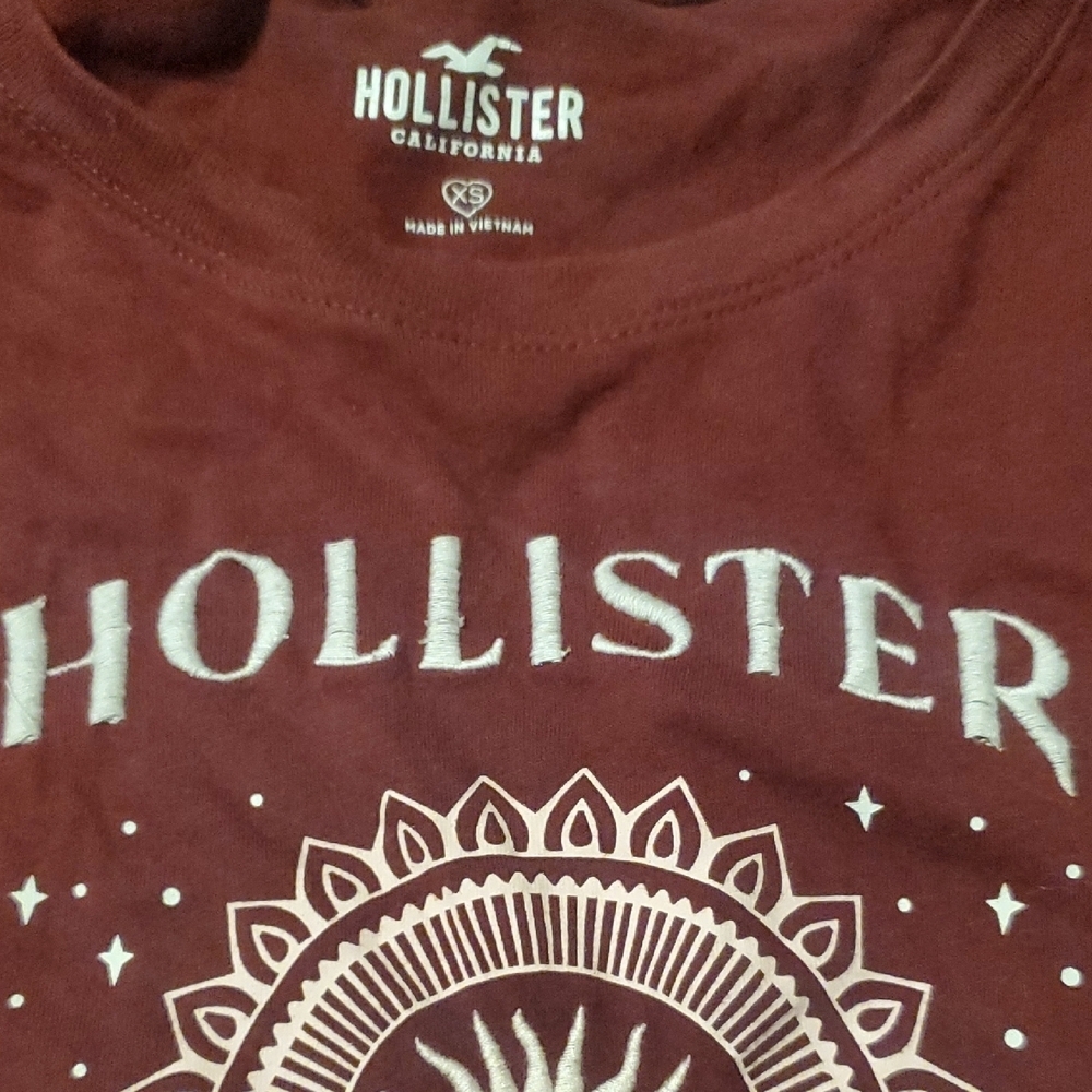 Hollister Women's Burgundy Embroidered Graphic Long Sleeve Tee - Picture 4 of 6